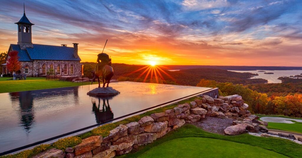 Why Travelers Love Visiting Top of the Rock Branson